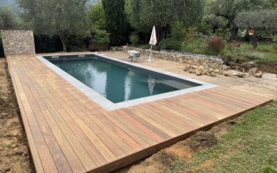 Terrasse en ipé autour d’une piscine